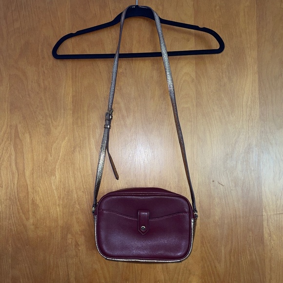 G.I.L.I.  Got it love it cranberry / metallic gold leather crossbody zip… - Picture 1 of 7